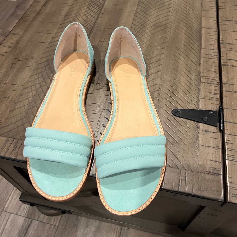 Mint flat sandal